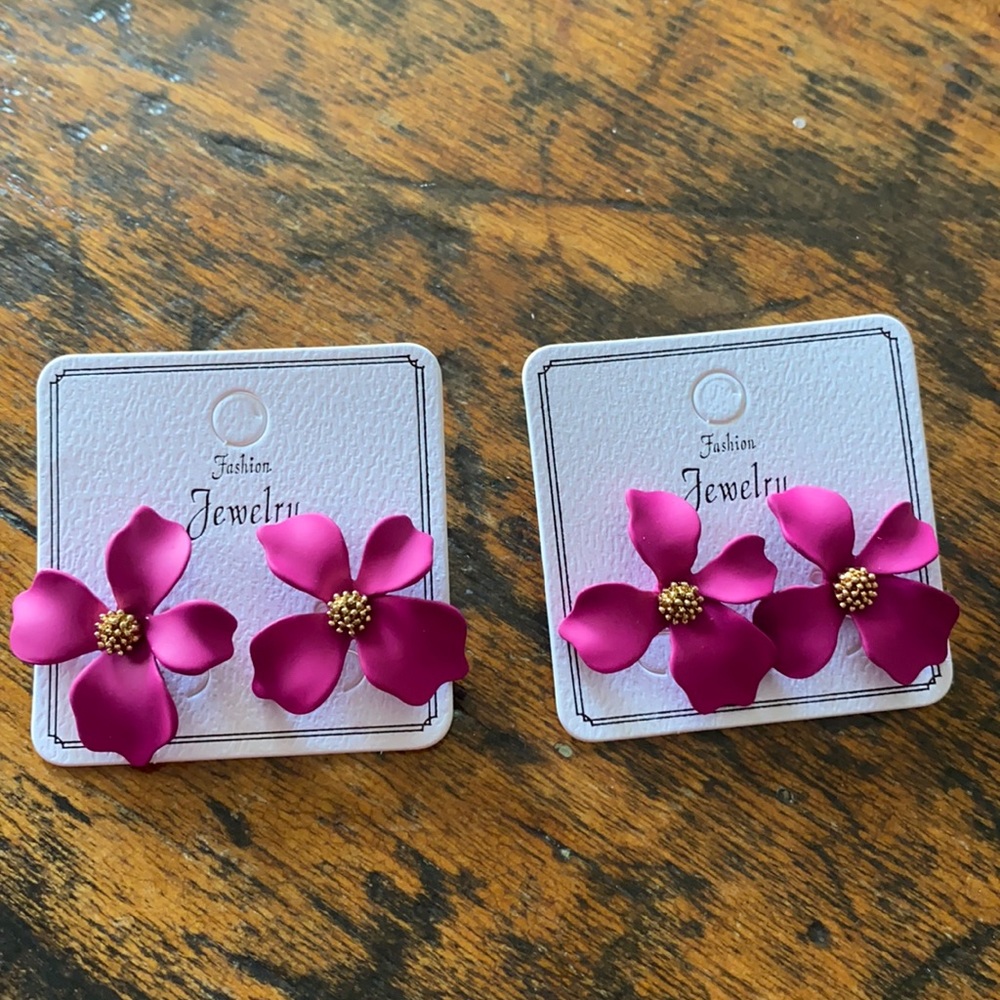 🎉Last 2!🎉Rose Matte Floral Earrings🎉
